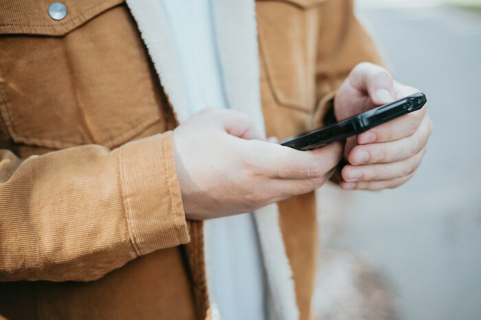 “Never Left Someone So Fast”: 47 Women Share The Most Shocking Things Found On Their Partner’s Phone “Never Left Someone So Fast”: 47 Women Share The Most Shocking Things Found On Their Partner’s Phone