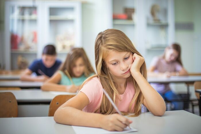 “Never Came Back To School”: 51 Times The Class Clown Took It Too Far And Faced The Consequences “Never Came Back To School”: 51 Times The Class Clown Took It Too Far And Faced The Consequences