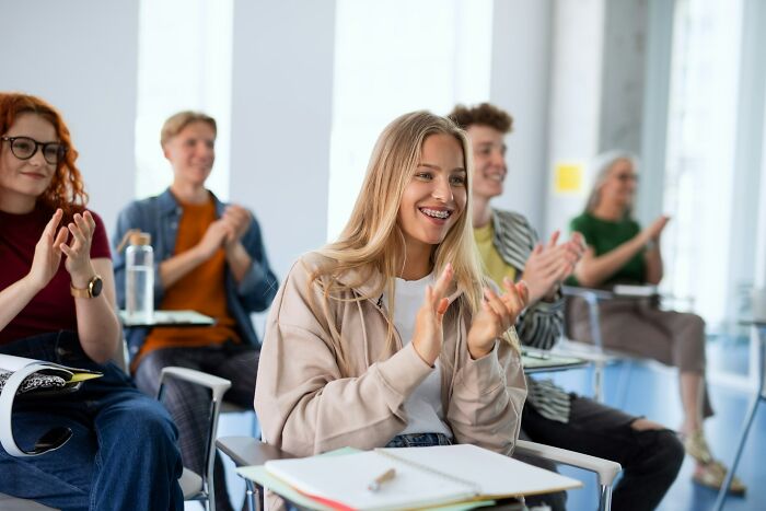 “Never Came Back To School”: 51 Times The Class Clown Took It Too Far And Faced The Consequences “Never Came Back To School”: 51 Times The Class Clown Took It Too Far And Faced The Consequences