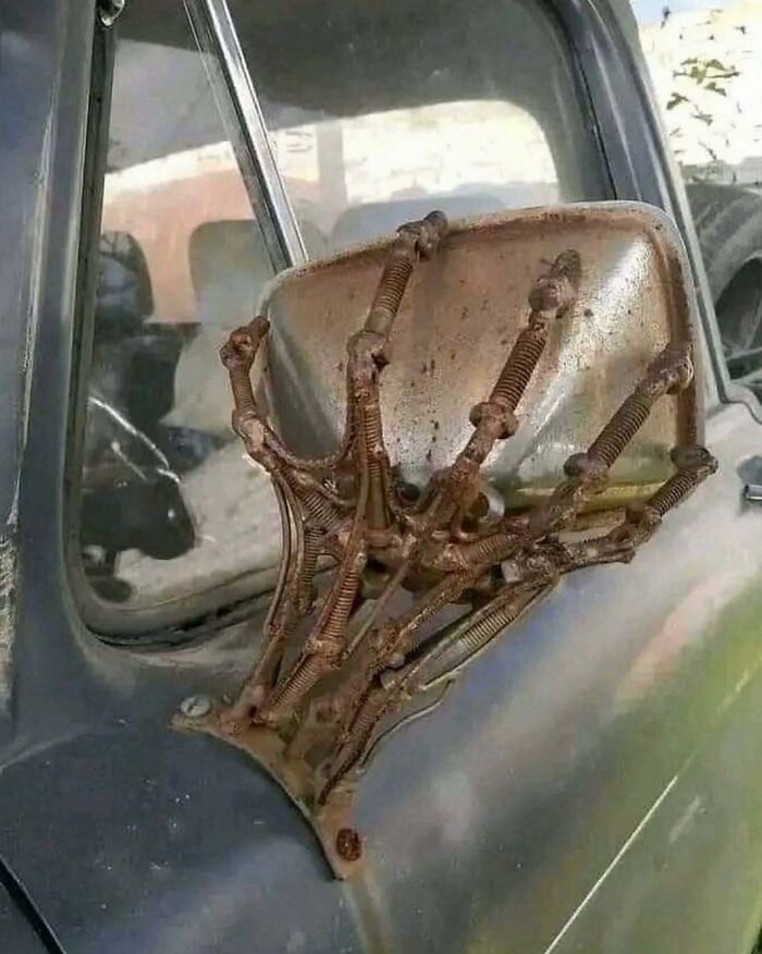 73 Cursed Images That Will Probably Refuse To Leave Your Mind For A While (New Pics) 73 Cursed Images That Will Probably Refuse To Leave Your Mind For A While (New Pics)
