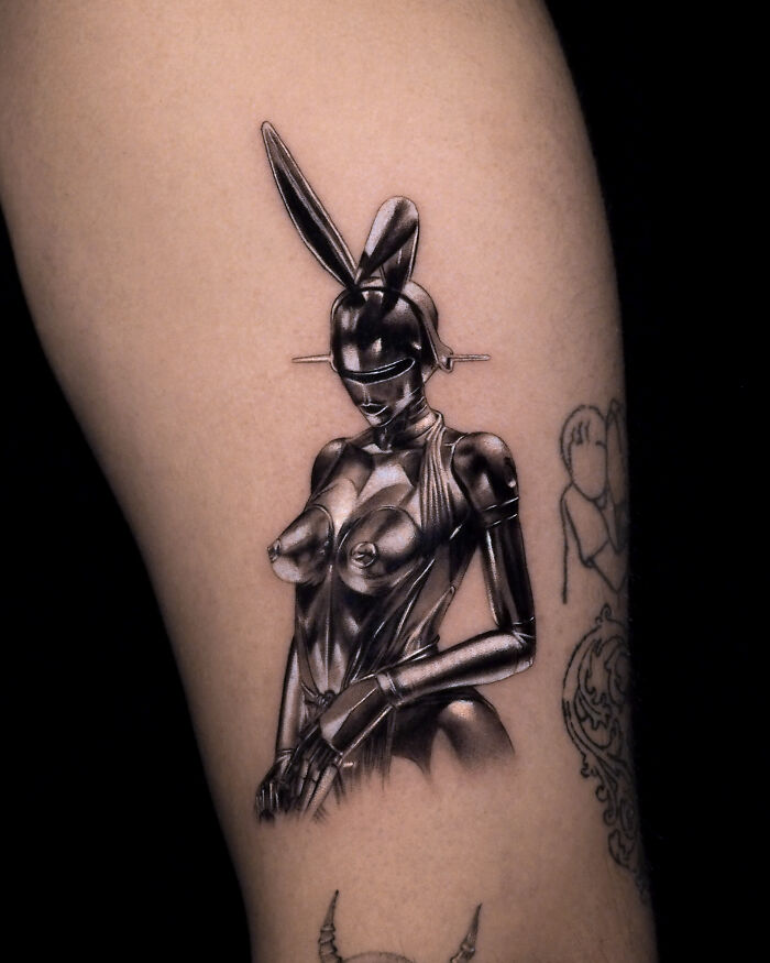 This Tattoo Artist Creates Chrome Tattoos So Real They Look Like Liquid Metal Under The Skin (30 Pics) This Tattoo Artist Creates Chrome Tattoos So Real They Look Like Liquid Metal Under The Skin (30 Pics)