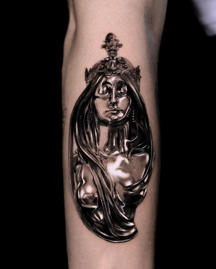 This Tattoo Artist Creates Chrome Tattoos So Real They Look Like Liquid Metal Under The Skin (30 Pics) This Tattoo Artist Creates Chrome Tattoos So Real They Look Like Liquid Metal Under The Skin (30 Pics)