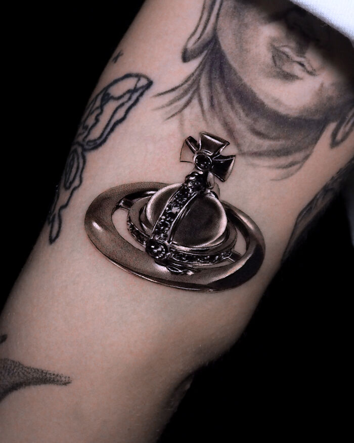 This Tattoo Artist Creates Chrome Tattoos So Real They Look Like Liquid Metal Under The Skin (30 Pics) This Tattoo Artist Creates Chrome Tattoos So Real They Look Like Liquid Metal Under The Skin (30 Pics)