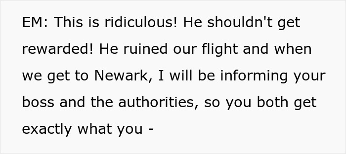Racist Karen Disrupts Flight As Guy Won’t Turn Off Seat Light, Mad As He Gets A Better Seat Instead