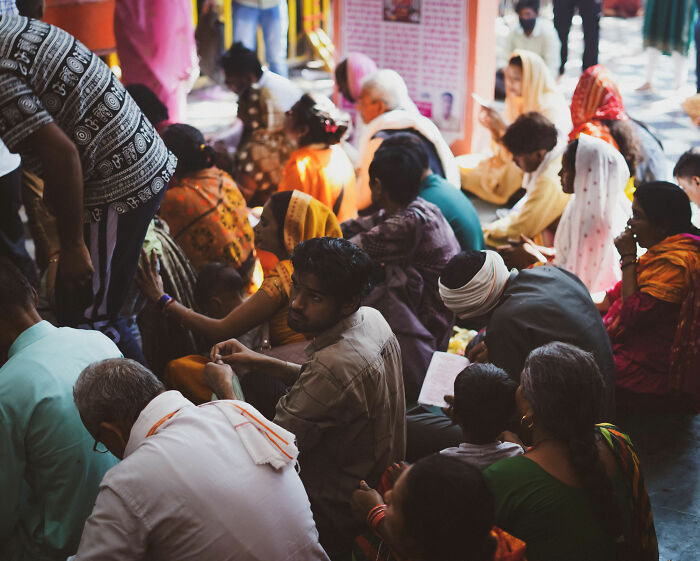 Man Stands In The Same Place For 12 Years As A Vow To God Shiva As Details Of Penance Disturb Netizens Man Stands In The Same Place For 12 Years As A Vow To God Shiva As Details Of Penance Disturb Netizens
