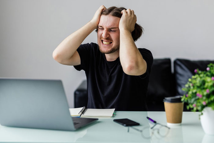 Toxic Boss Forced To Close Business After Insulting Top Performer, Ends Up Having His Clients Stolen Toxic Boss Forced To Close Business After Insulting Top Performer, Ends Up Having His Clients Stolen