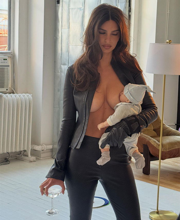 Emily Ratajkowski Faces Backlash Over Essay About Single Motherhood Accompanied By Bizarre Breastfeeding Photo Emily Ratajkowski Faces Backlash Over Essay About Single Motherhood Accompanied By Bizarre Breastfeeding Photo