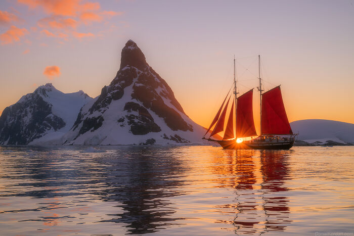 This Photographer Captured Antarctica’s Frozen Landscapes From A Red-Sailed Schooner (42 Pics) This Photographer Captured Antarctica’s Frozen Landscapes From A Red-Sailed Schooner (42 Pics)