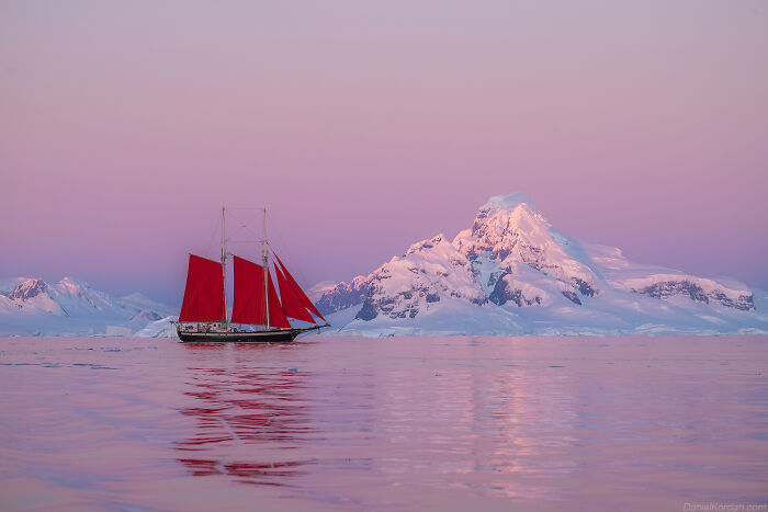 This Photographer Captured Antarctica’s Frozen Landscapes From A Red-Sailed Schooner (42 Pics) This Photographer Captured Antarctica’s Frozen Landscapes From A Red-Sailed Schooner (42 Pics)