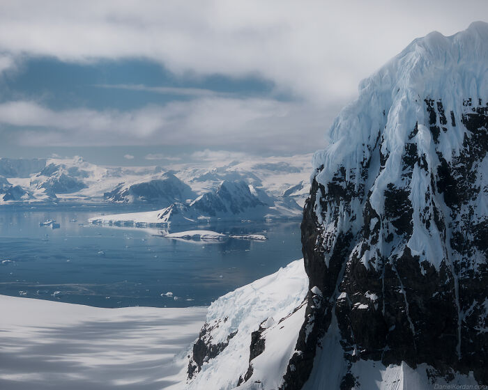This Photographer Captured Antarctica’s Frozen Landscapes From A Red-Sailed Schooner (42 Pics) This Photographer Captured Antarctica’s Frozen Landscapes From A Red-Sailed Schooner (42 Pics)