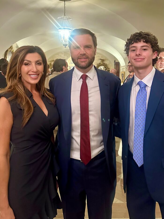 The UFC 250 Fight Was Held On The White House Lawn, Here’s 19 Of The Most Random Celebs Who Attended The UFC 250 Fight Was Held On The White House Lawn, Here’s 19 Of The Most Random Celebs Who Attended