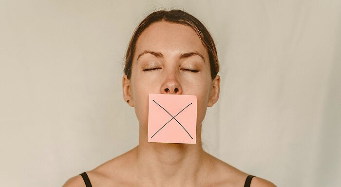 21 Mind-Bending Dilemmas That’ll Challenge Your Morals: Vote Now & See Where You Stand 21 Mind-Bending Dilemmas That’ll Challenge Your Morals: Vote Now & See Where You Stand