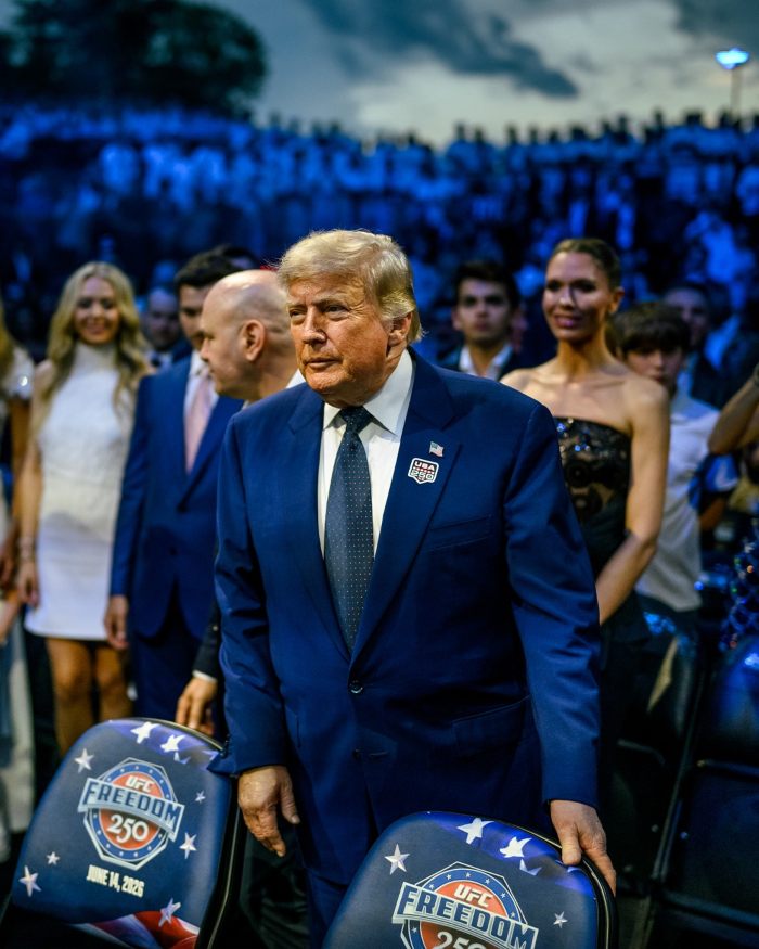 Trump Photo At White House UFC Event Confirms Secret Under President’s Suits People Have Suspected For Years Trump Photo At White House UFC Event Confirms Secret Under President’s Suits People Have Suspected For Years