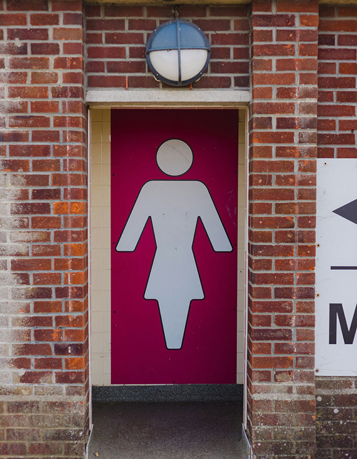 “Male Karen” Harasses Dad Helping His Daughter In Restroom Until Girl Cries, Gets Just Treatment From Manager “Male Karen” Harasses Dad Helping His Daughter In Restroom Until Girl Cries, Gets Just Treatment From Manager