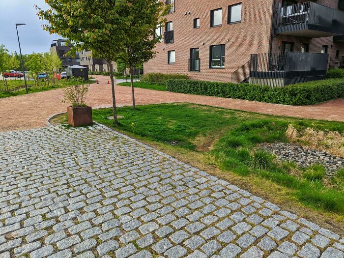 75 “Desire Paths” That Show Human Stubbornness In The Best Way Possible (New Pics) 75 “Desire Paths” That Show Human Stubbornness In The Best Way Possible (New Pics)