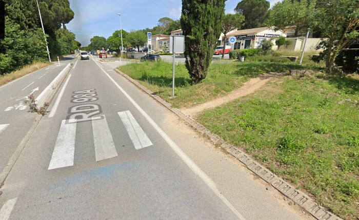 75 “Desire Paths” That Show Human Stubbornness In The Best Way Possible (New Pics) 75 “Desire Paths” That Show Human Stubbornness In The Best Way Possible (New Pics)