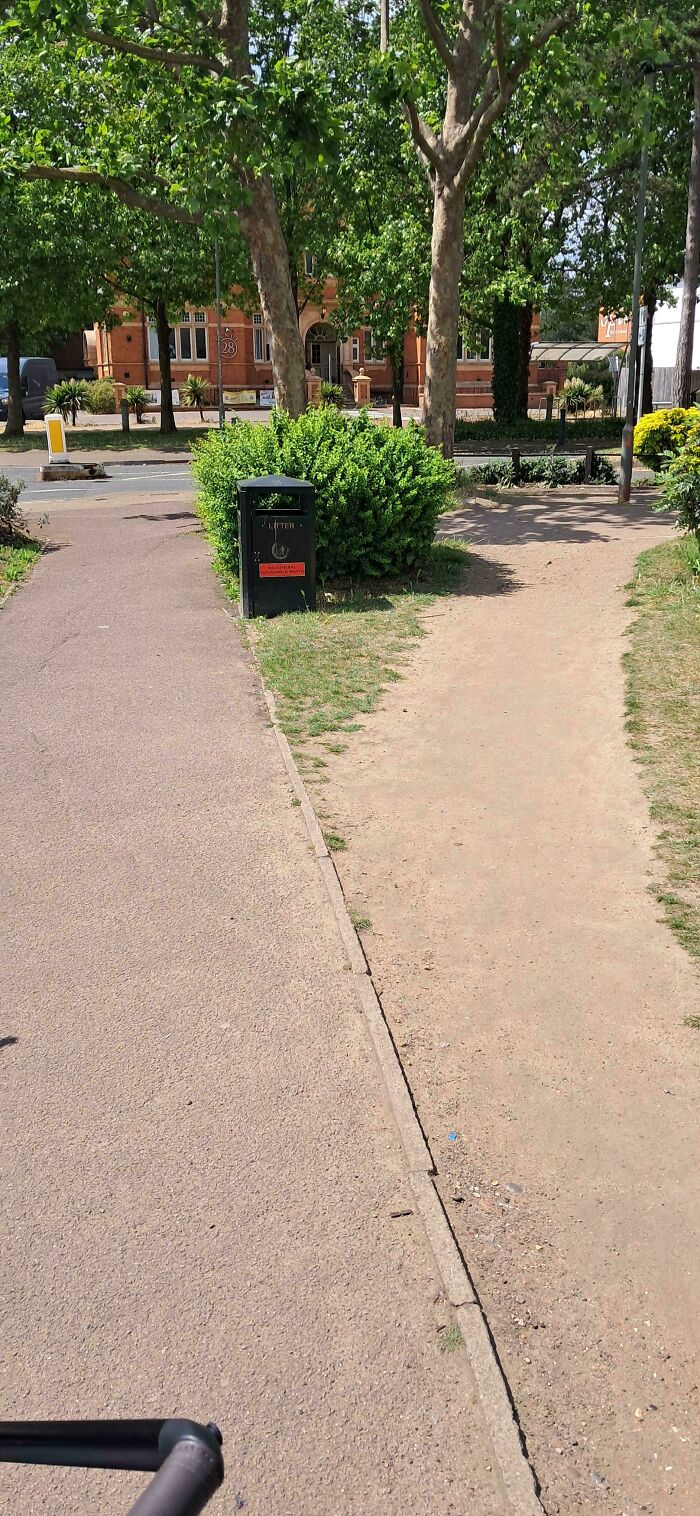 75 “Desire Paths” That Show Human Stubbornness In The Best Way Possible (New Pics) 75 “Desire Paths” That Show Human Stubbornness In The Best Way Possible (New Pics)