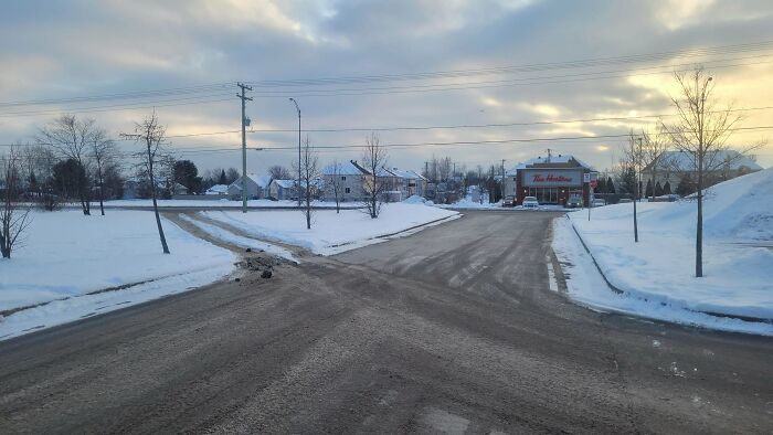 75 “Desire Paths” That Show Human Stubbornness In The Best Way Possible (New Pics) 75 “Desire Paths” That Show Human Stubbornness In The Best Way Possible (New Pics)