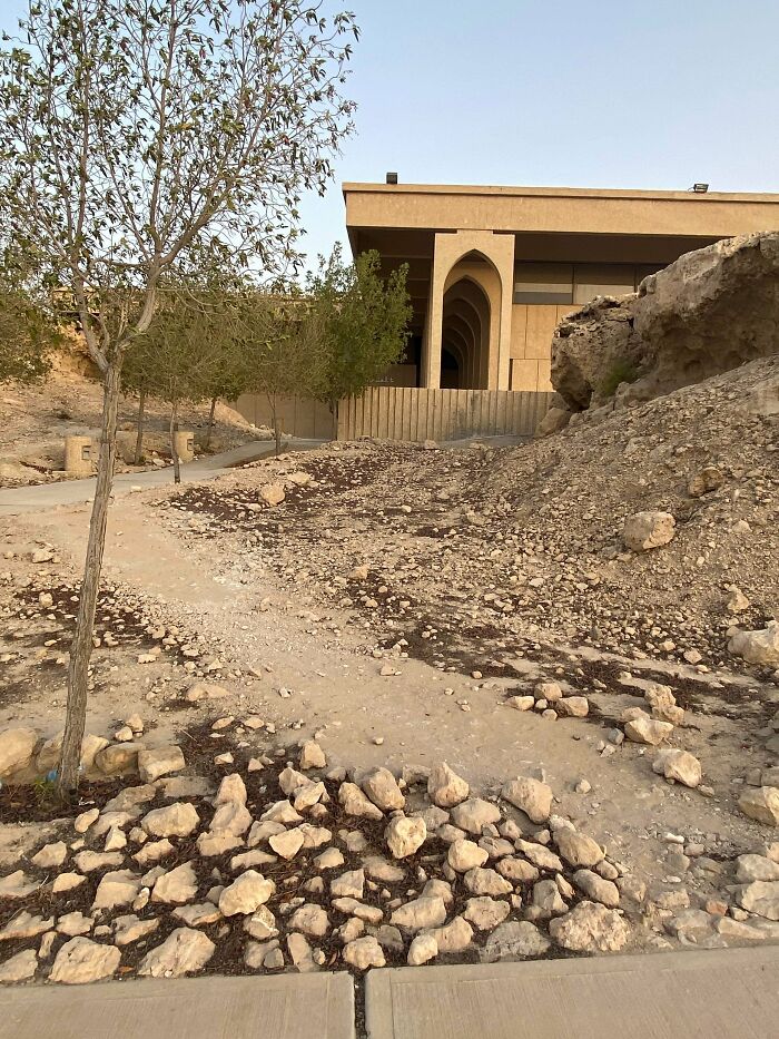 75 “Desire Paths” That Show Human Stubbornness In The Best Way Possible (New Pics) 75 “Desire Paths” That Show Human Stubbornness In The Best Way Possible (New Pics)