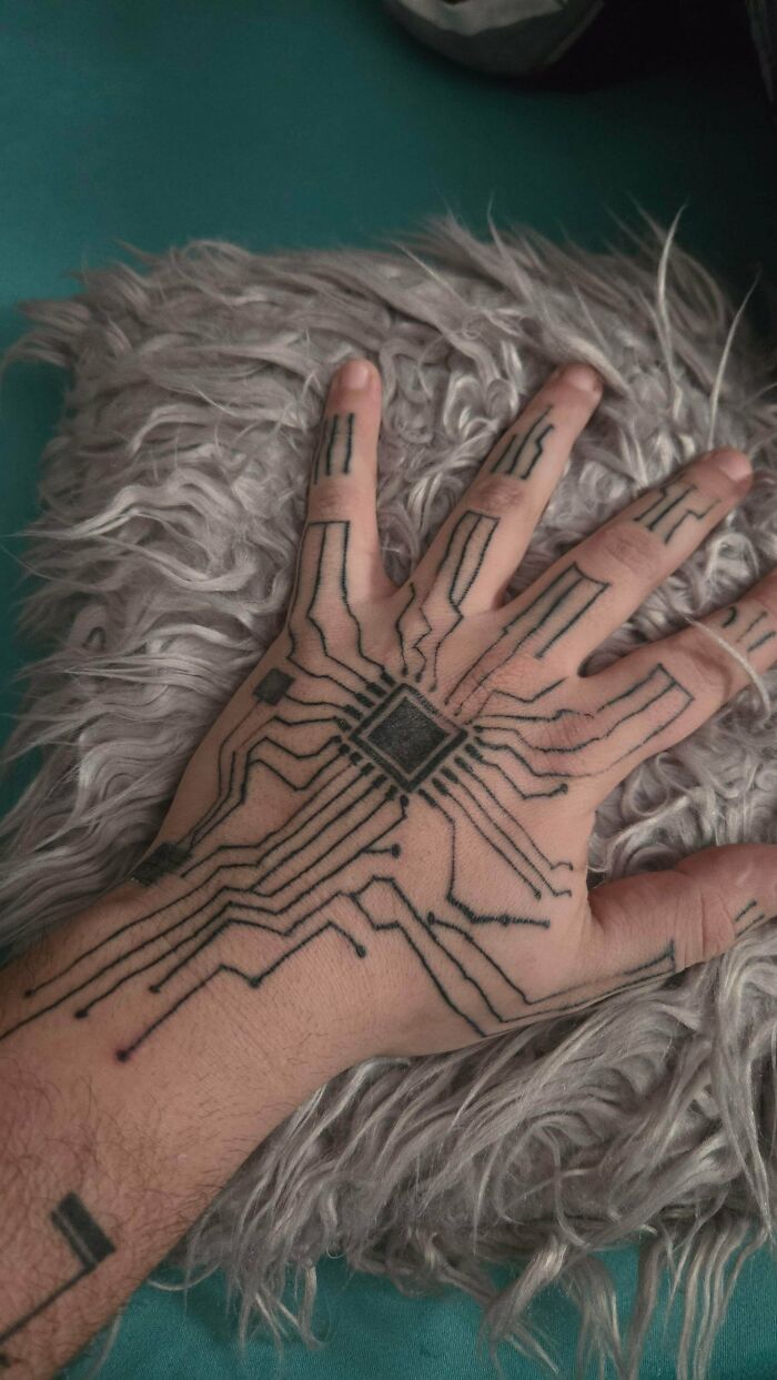 103 Tattoo Fails That Are Impossible To Ignore (New Pics) 103 Tattoo Fails That Are Impossible To Ignore (New Pics)