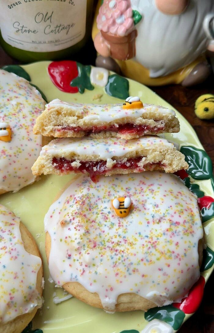 109 Desserts So Beautiful They Barely Look Real (New Pics) 109 Desserts So Beautiful They Barely Look Real (New Pics)