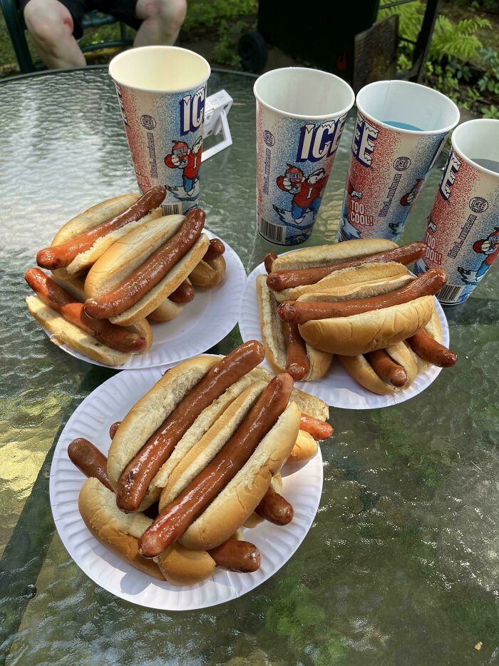 “American Flags. Everywhere”: 79 Things In The US That Left Tourists Baffled “American Flags. Everywhere”: 79 Things In The US That Left Tourists Baffled