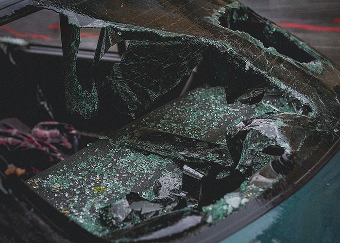49 Moments People Realized It Was Time To Leave Immediately