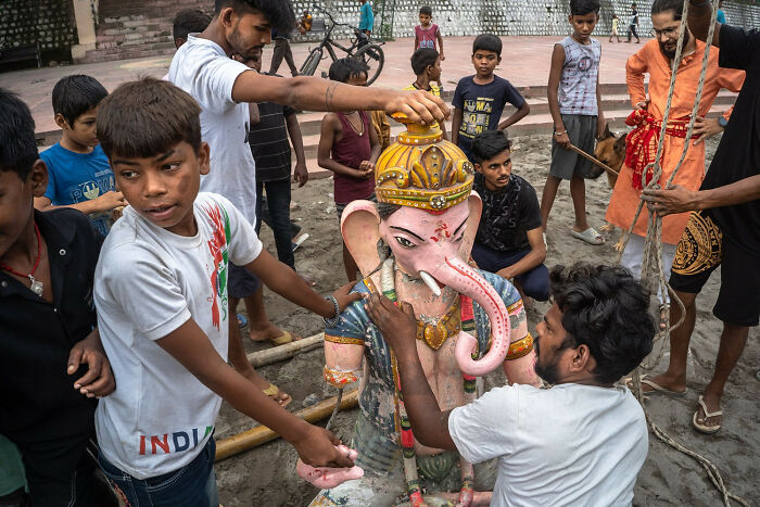 Photographer Reveals The Unseen Realities Of Our World, And Here Are His 30 New Shots