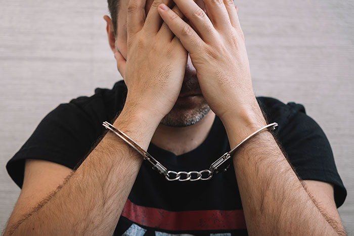 Siblings Take Brutal Revenge On Cheater Stepdad, He Ends Up In Jail Without A Job Or Family Siblings Take Brutal Revenge On Cheater Stepdad, He Ends Up In Jail Without A Job Or Family