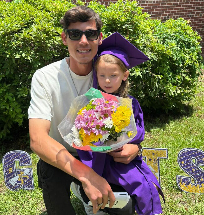 Dad Gives Update After “Male Karen” Harassed Him For Helping His Daughter In Women’s Restroom, Made Girl Cry Dad Gives Update After “Male Karen” Harassed Him For Helping His Daughter In Women’s Restroom, Made Girl Cry