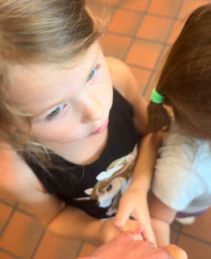 Dad Gives Update After “Male Karen” Harassed Him For Helping His Daughter In Women’s Restroom, Made Girl Cry Dad Gives Update After “Male Karen” Harassed Him For Helping His Daughter In Women’s Restroom, Made Girl Cry