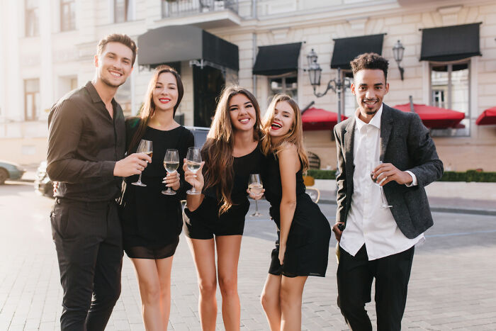 35 Disturbing Things People Learned About Their Friends That Made Them See Them Differently 35 Disturbing Things People Learned About Their Friends That Made Them See Them Differently