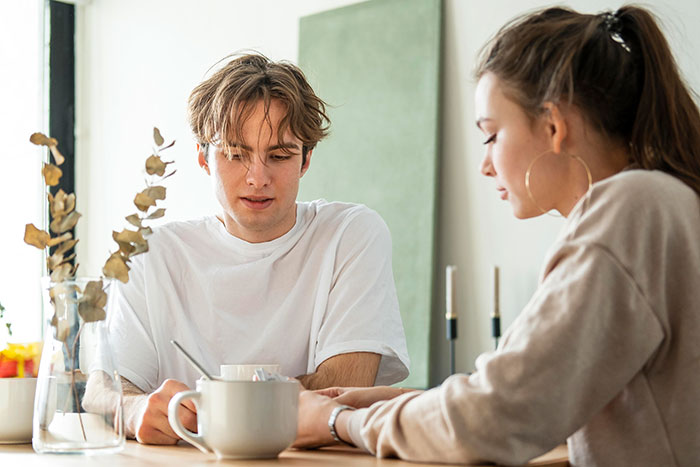 Teens Plan Intervention As 17YO Gets Worryingly Thin, She’s Nervous To Expose Her Celiac Disease Teens Plan Intervention As 17YO Gets Worryingly Thin, She’s Nervous To Expose Her Celiac Disease