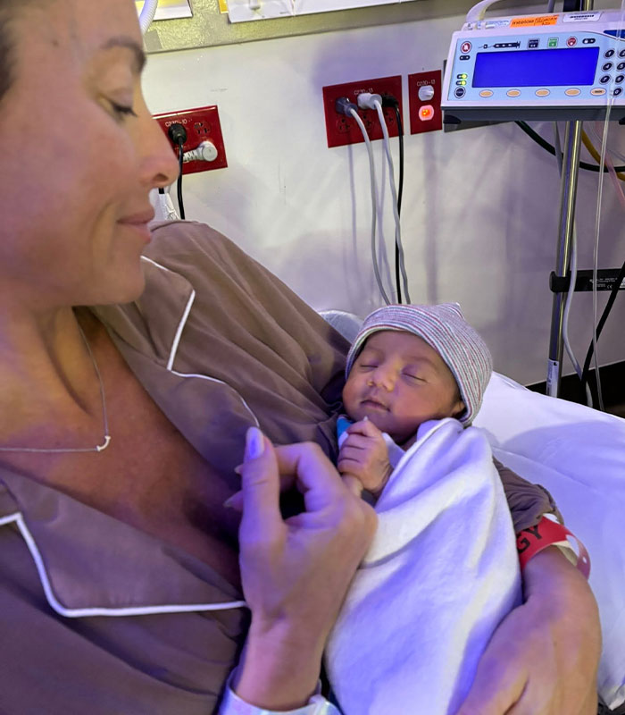 Couple Who Gave Birth To Wrong Baby After IVF Mix-Up Will Keep Her After Striking Deal With Biological Parents