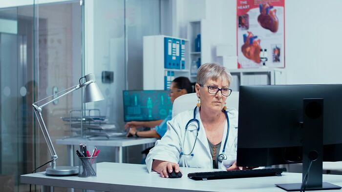 “Intense Stress And Burnout”: 55 Health Trends Doctors Wish They Saw Less Often “Intense Stress And Burnout”: 55 Health Trends Doctors Wish They Saw Less Often