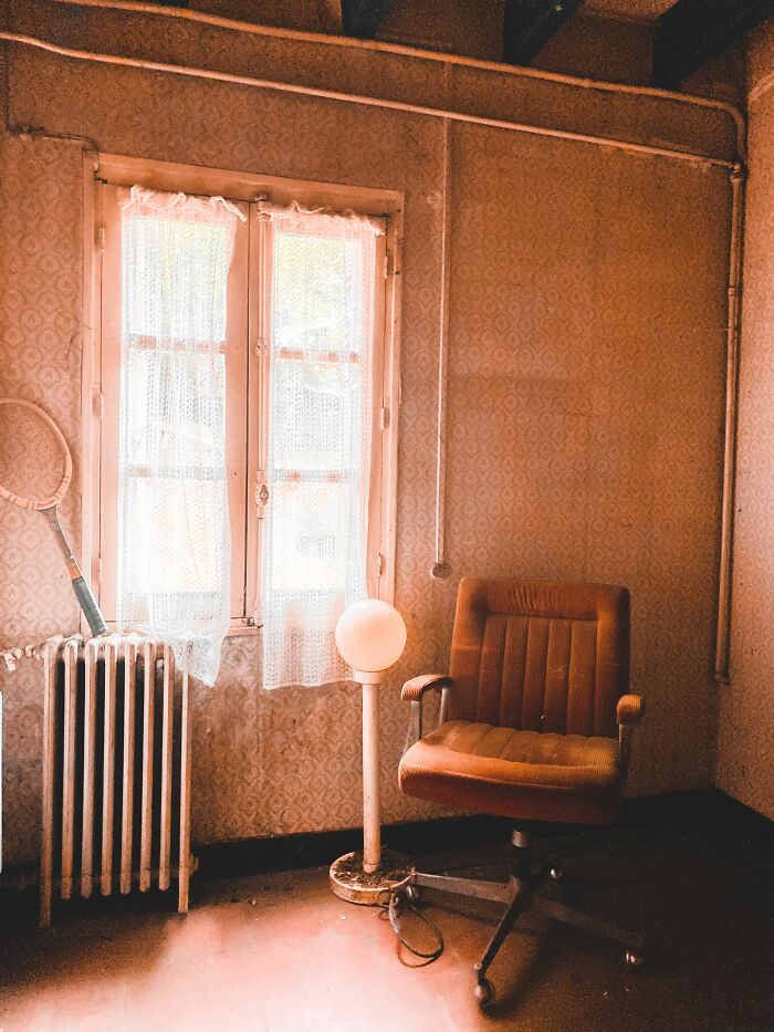 27 Stories About People Who Hid Their True Selves For Years