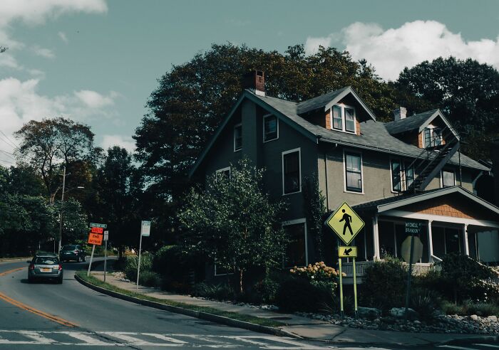 27 Stories About People Who Hid Their True Selves For Years