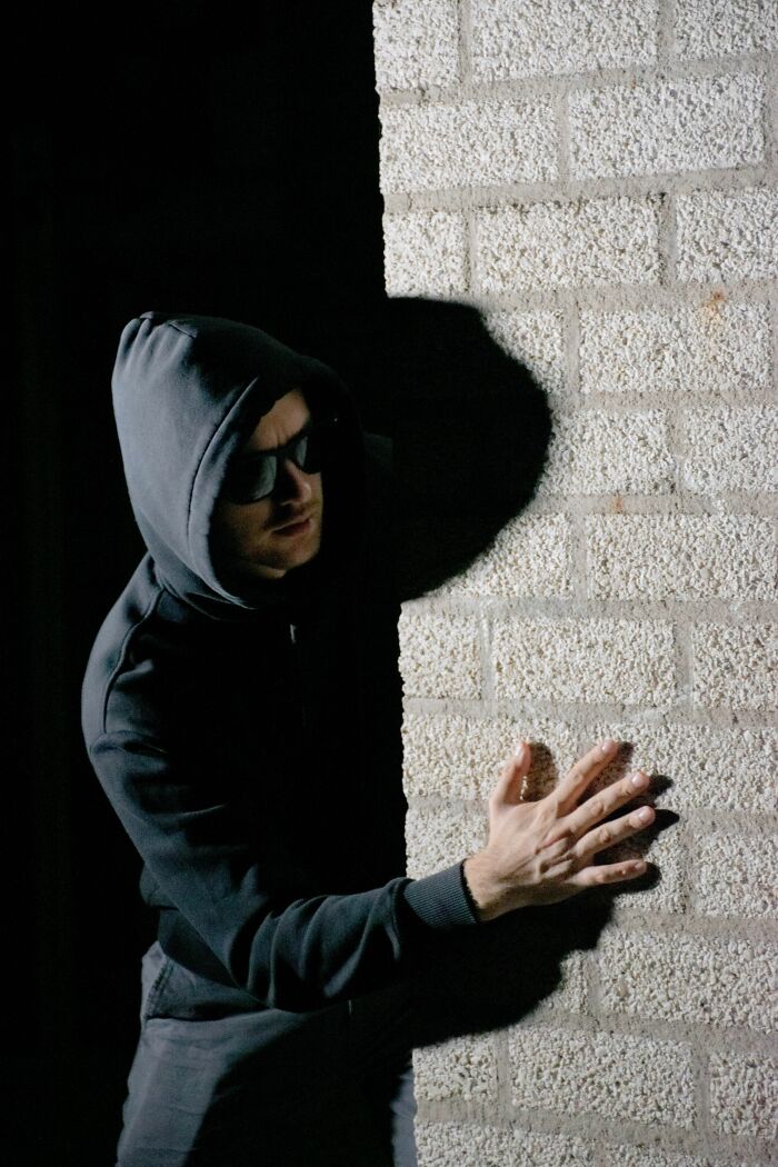 27 Stories About People Who Hid Their True Selves For Years