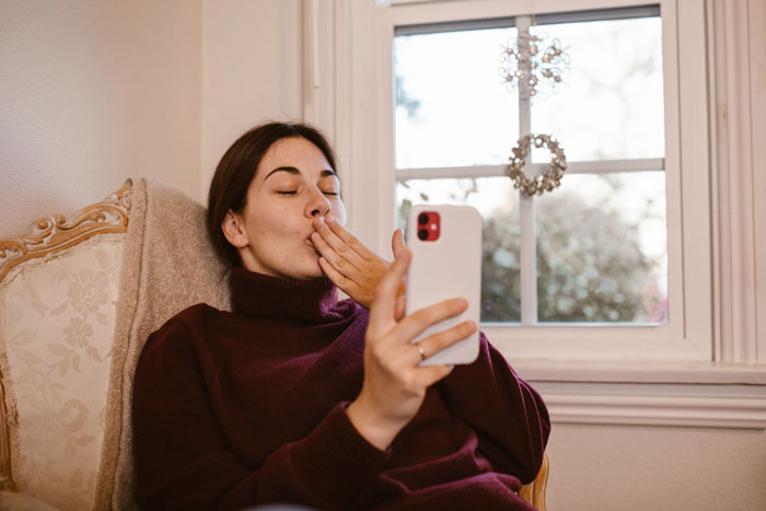 Uncle Hears One Detail About Niece’s Long-Distance Boyfriend, Starts Asking Important Questions Uncle Hears One Detail About Niece’s Long-Distance Boyfriend, Starts Asking Important Questions