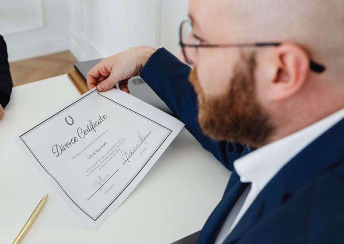 Uncle Hears One Detail About Niece’s Long-Distance Boyfriend, Starts Asking Important Questions Uncle Hears One Detail About Niece’s Long-Distance Boyfriend, Starts Asking Important Questions