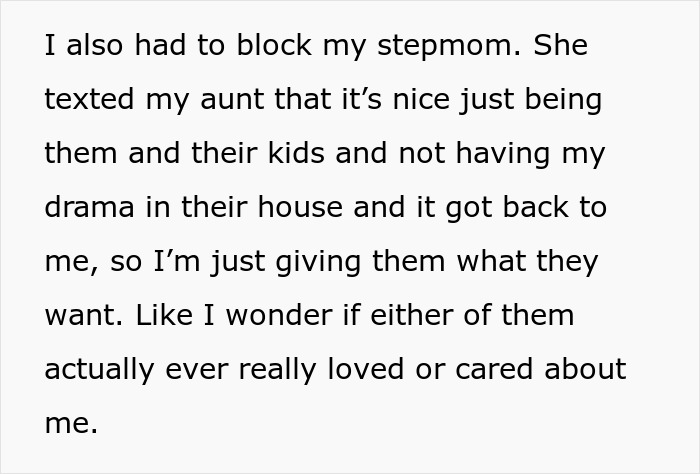 18YO Refuses To Have Dad Walk Her On Senior Night After He Held A Grudge Over One Stupid Argument 18YO Refuses To Have Dad Walk Her On Senior Night After He Held A Grudge Over One Stupid Argument