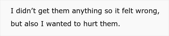18YO Refuses To Have Dad Walk Her On Senior Night After He Held A Grudge Over One Stupid Argument 18YO Refuses To Have Dad Walk Her On Senior Night After He Held A Grudge Over One Stupid Argument