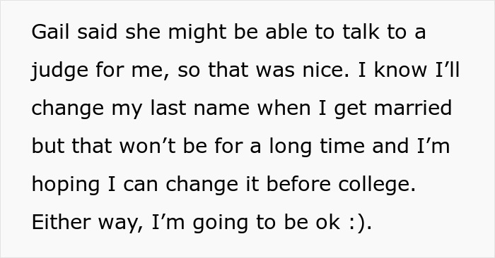 18YO Refuses To Have Dad Walk Her On Senior Night After He Held A Grudge Over One Stupid Argument 18YO Refuses To Have Dad Walk Her On Senior Night After He Held A Grudge Over One Stupid Argument