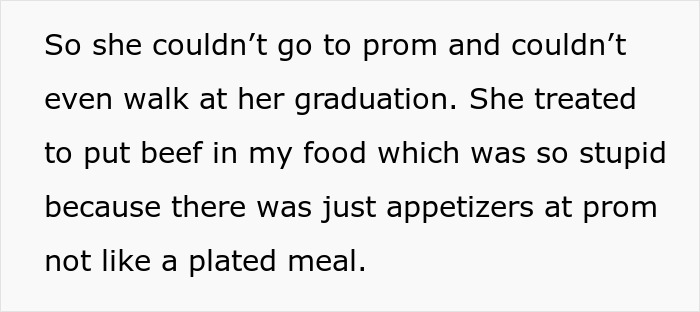 18YO Refuses To Have Dad Walk Her On Senior Night After He Held A Grudge Over One Stupid Argument 18YO Refuses To Have Dad Walk Her On Senior Night After He Held A Grudge Over One Stupid Argument