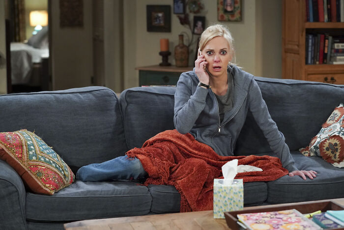 Anna Faris Breaks Silence On “Complicated” Reason For Her Shocking Exit From Hit Sitcom ‘Mom’ After 7 Seasons Anna Faris Breaks Silence On “Complicated” Reason For Her Shocking Exit From Hit Sitcom ‘Mom’ After 7 Seasons