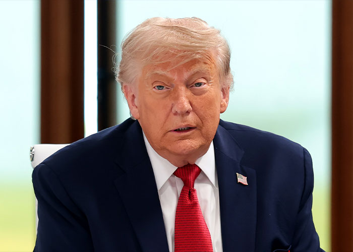 Leaked G7 Photos Spur Trump Health Concerns After Viewers Spot Bruises, Deep Gash Leaked G7 Photos Spur Trump Health Concerns After Viewers Spot Bruises, Deep Gash