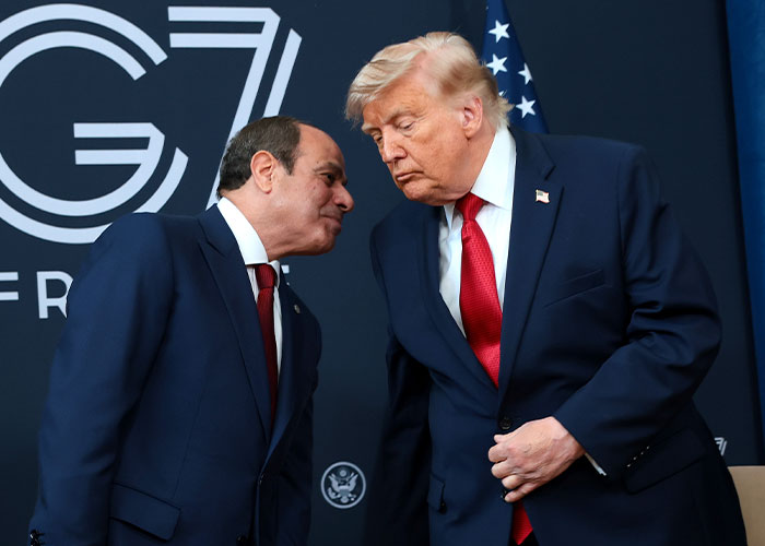 Leaked G7 Photos Spur Trump Health Concerns After Viewers Spot Bruises, Deep Gash Leaked G7 Photos Spur Trump Health Concerns After Viewers Spot Bruises, Deep Gash