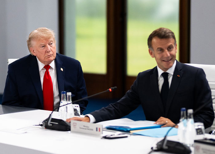 Leaked G7 Photos Spur Trump Health Concerns After Viewers Spot Bruises, Deep Gash Leaked G7 Photos Spur Trump Health Concerns After Viewers Spot Bruises, Deep Gash