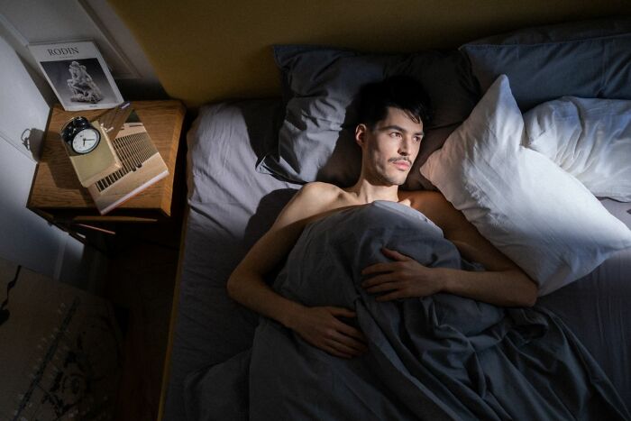 “I Felt The Bed Compress”: 55 Experiences People Still Can’t Explain “I Felt The Bed Compress”: 55 Experiences People Still Can’t Explain