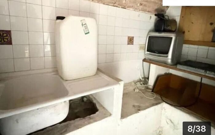 79 Unhinged Real Estate Listings That Should Come With A Trigger Warning 79 Unhinged Real Estate Listings That Should Come With A Trigger Warning